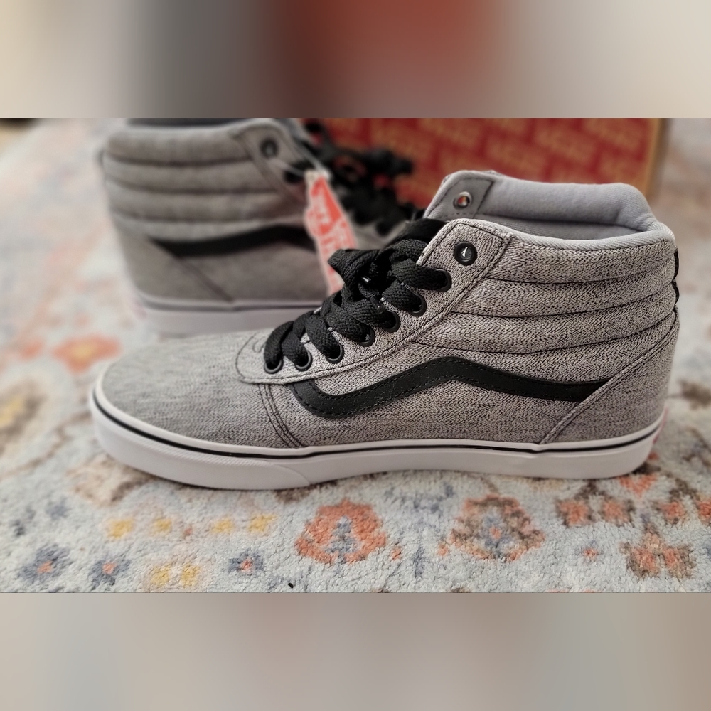 New Van's hi top Heather gray men's 9 black strip
